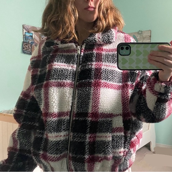 Fuzzy jacket - Picture 4 of 4